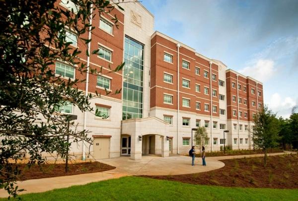 Exterior photo of 遗产厅 campus residence building